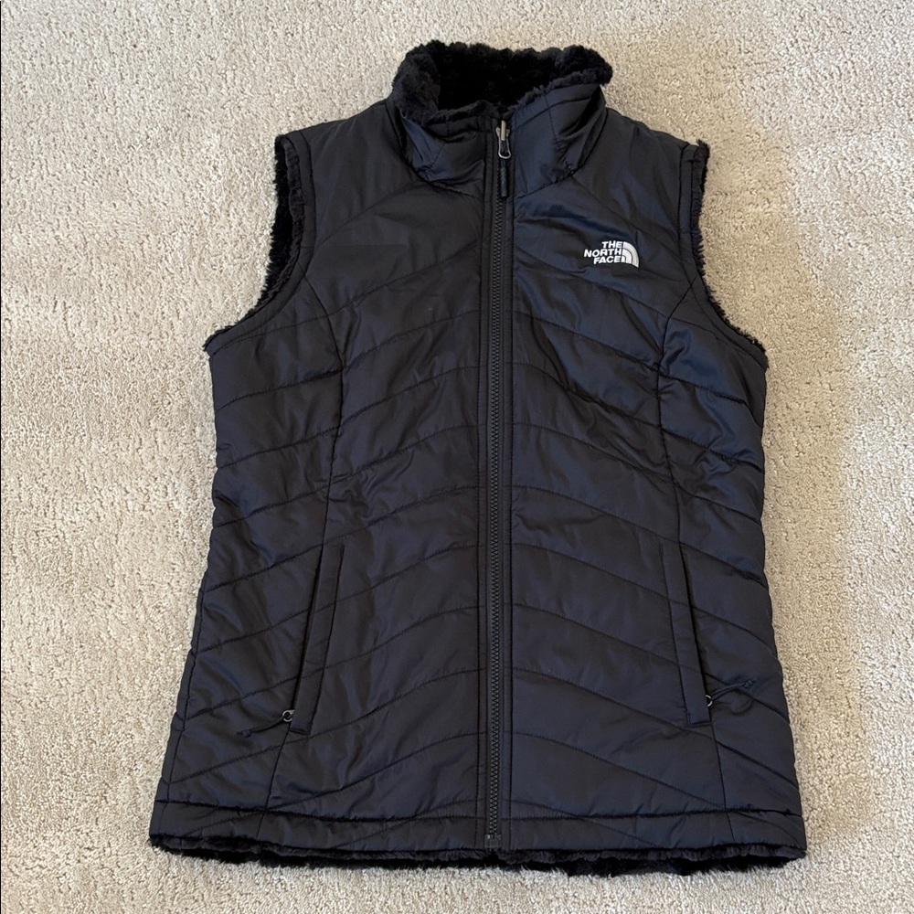 The North Face Women's Black reversible Vest Sz Small in EUC